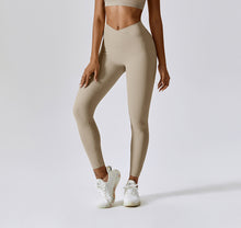 Load image into Gallery viewer, Breathable Peach Hip Fitness Ankle Length Leggings